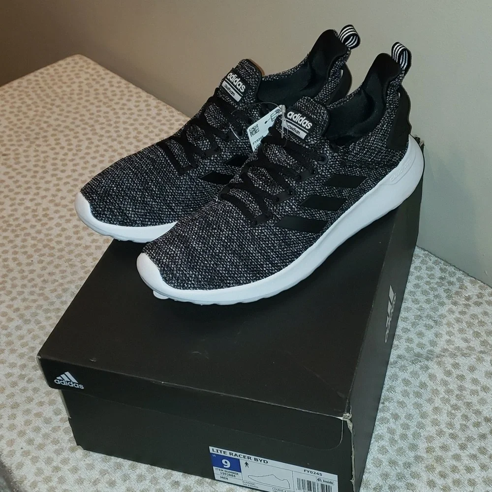 Adidas Cloudfoam Comfort, Breathable, lite Racer Made with Earth Friendly Mater - Picture 2 of 12